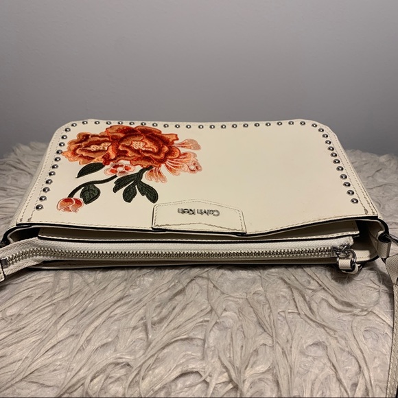 [GIFTED] Flower Calvin Klein Shoulder Bag 💐 - Picture 10 of 12